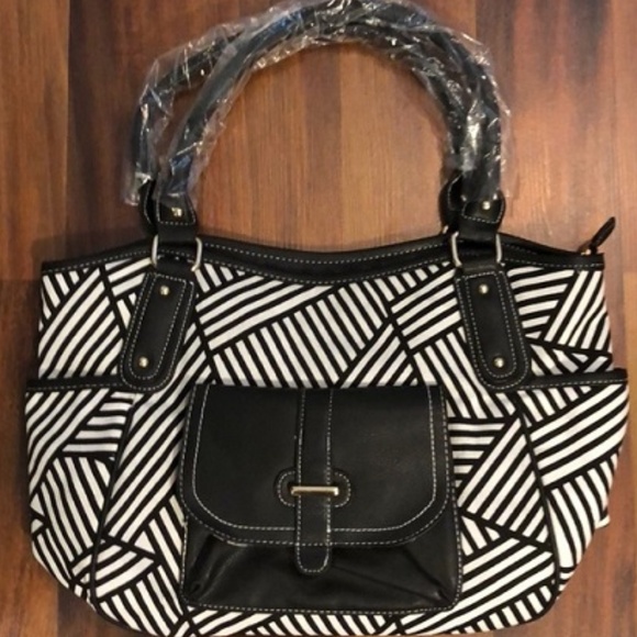 Black / White Geometric Design Shoulder Bag w/ End Pockets & Flap Front - New - Picture 4 of 5